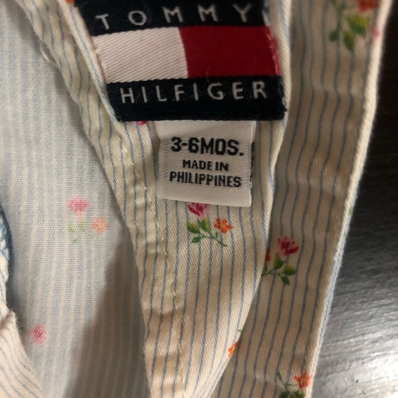 Tommy Hilfiger baby dress with matching bloomers - Picture 2 of 4